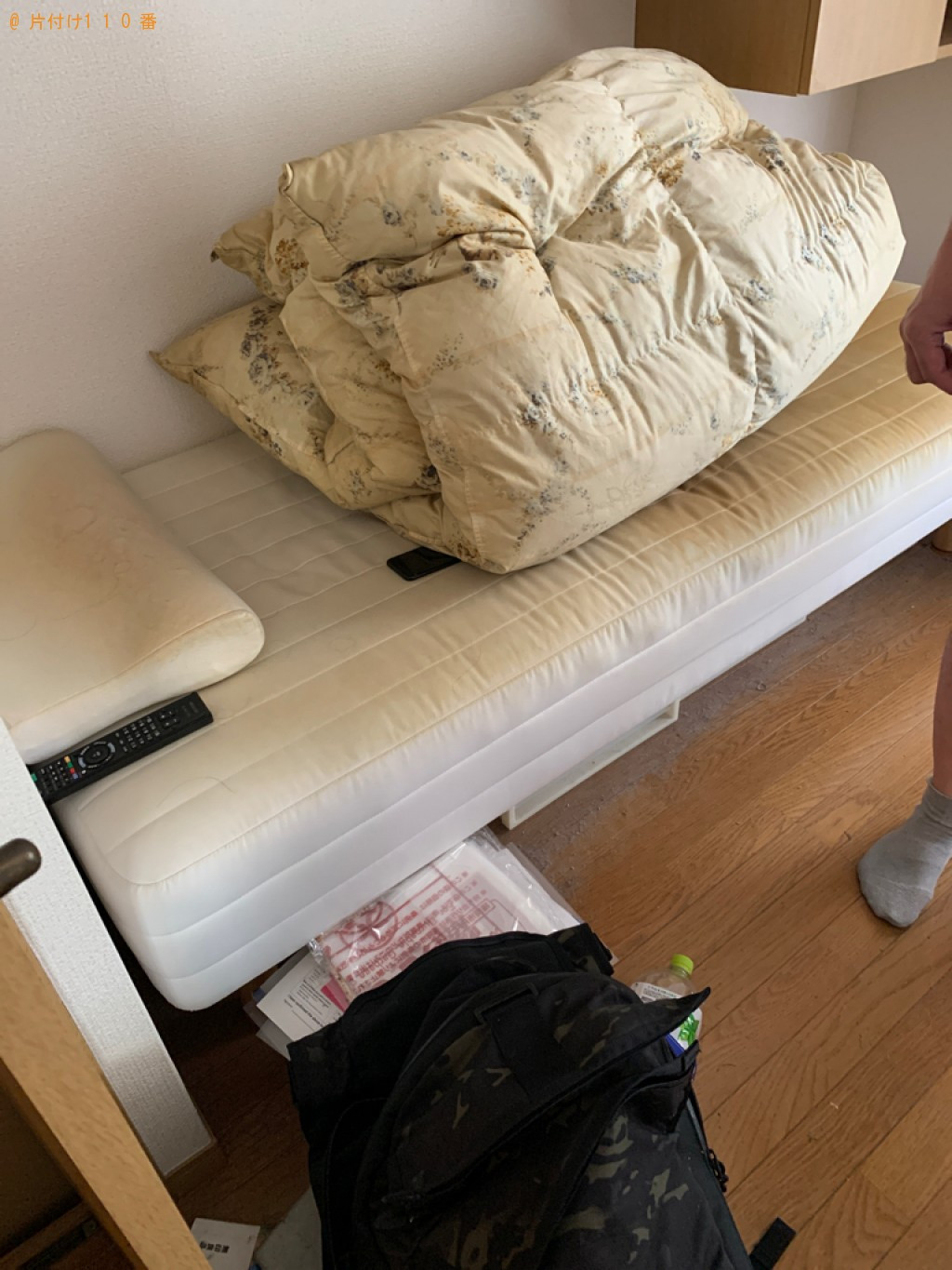 マットレス付きシングルベッド、冷蔵庫、洗濯機、テレビ等の回収