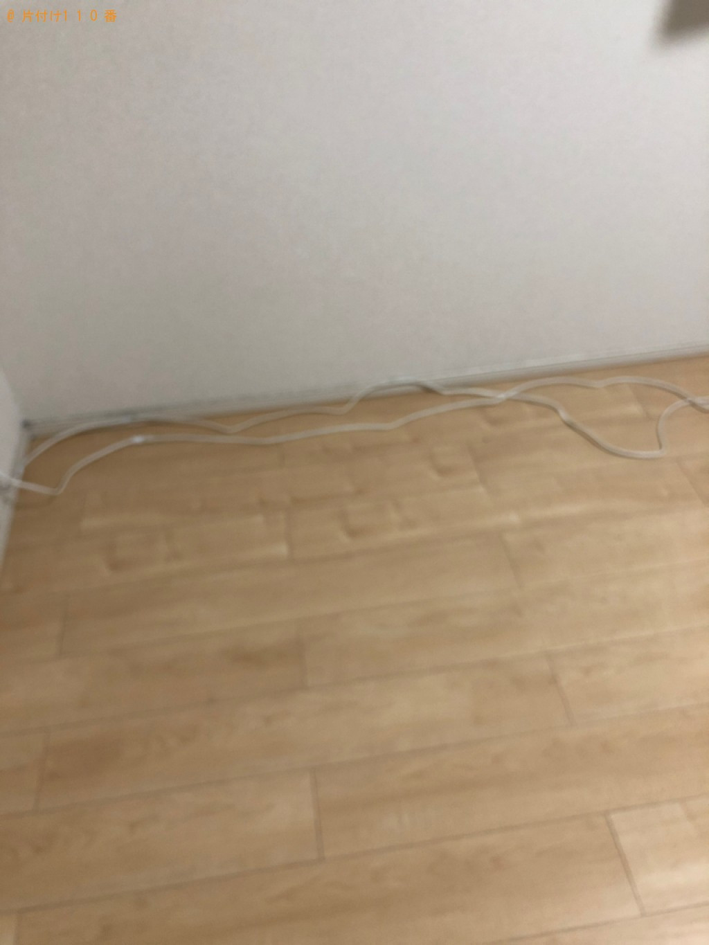 マットレス付きセミダブルベッド、PCデスク、ラック、椅子等の回収
